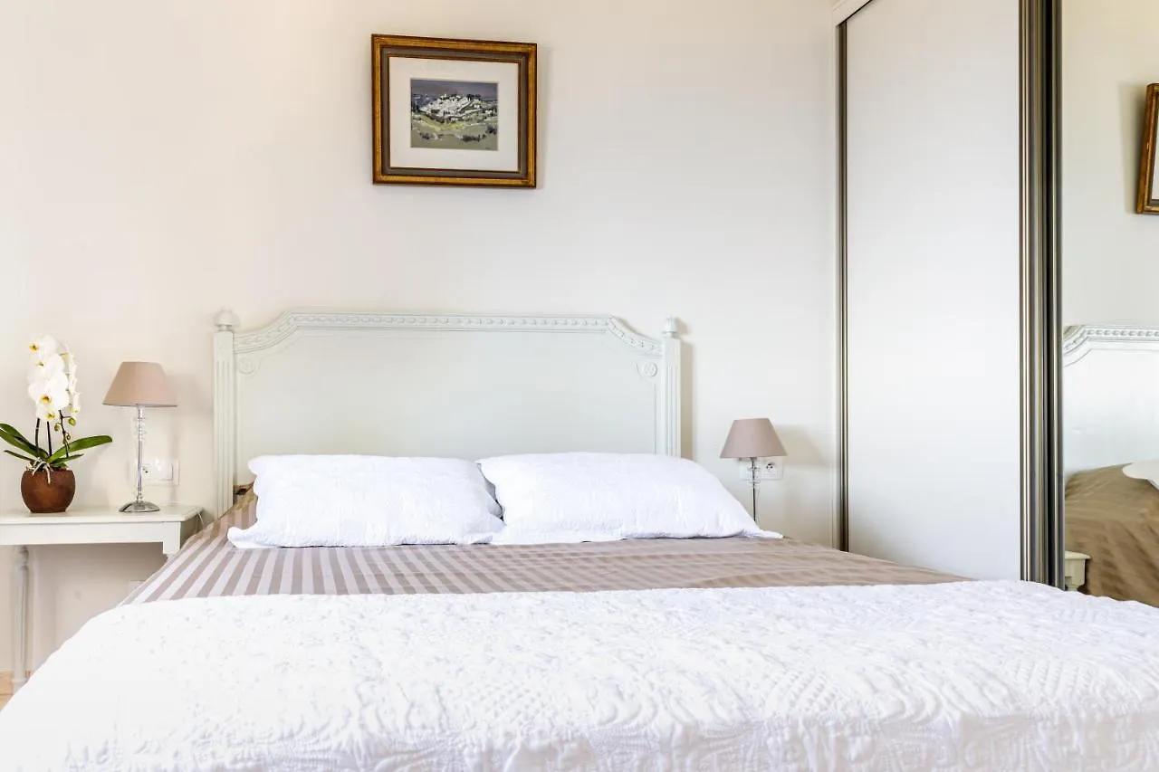 Sea View Apartment With Private Secure Parking 1
